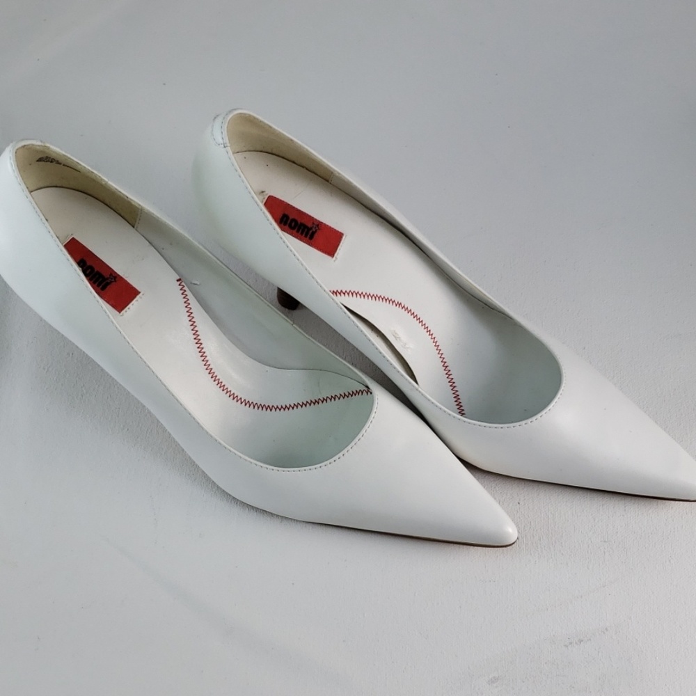 NOMI WHITE LEATHER 3 INCH HEELS SIZE 9